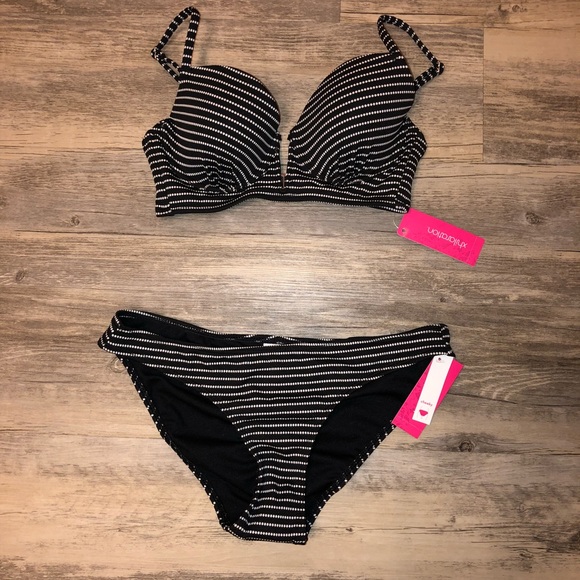 NWT Bikini Top - Picture 3 of 3